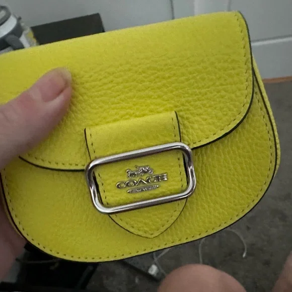 Coach Neon Green Mini Crossbody | Cancun Memories | Styled by Laura ❤️ - Picture 5 of 16